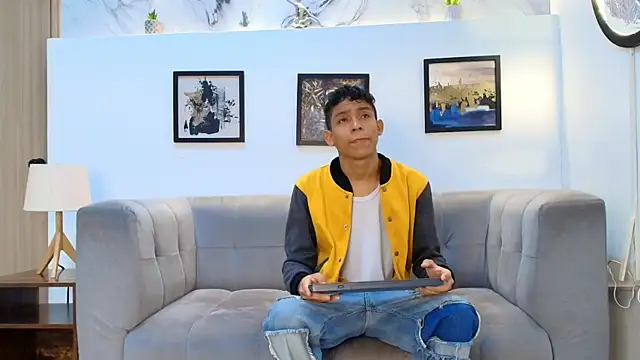 SKINNY BOYXXX online show from 04/12/26, 07:22