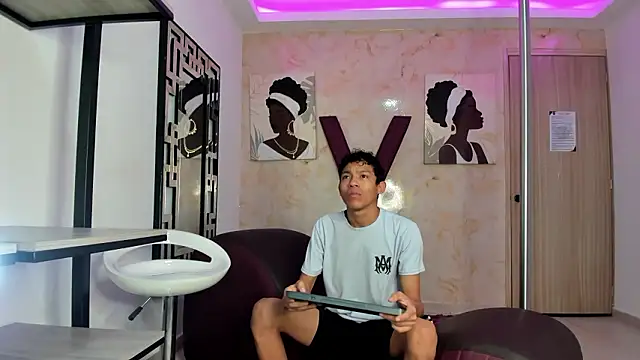 SKINNY BOYXXX online show from 03/25/26, 07:30