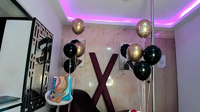 SKINNY BOYXXX online show from 04/15/26, 07:36