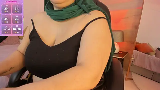Snapshot of _Azahaaraa_ chatting on 06/20/26, 04:06 Azahaaraa online show from 06/20/26, 04:06