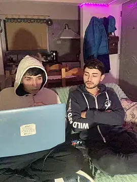 Snapshot of Lucasss2204 chatting on 03/28/26, 05:19 Lucasss2204 online show from 03/28/26, 05:19