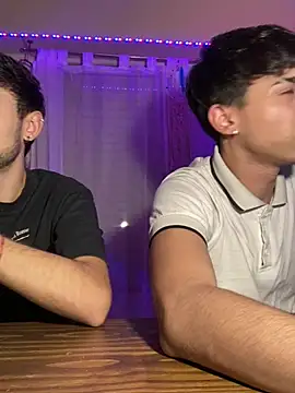 Snapshot of Lucasss2204 chatting on 04/11/26, 04:42 Lucasss2204 online show from 04/11/26, 04:42