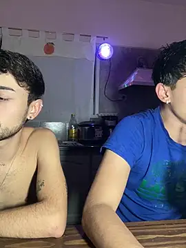 Snapshot of Lucasss2204 chatting on 04/10/26, 04:52 Lucasss2204 online show from 04/10/26, 04:52