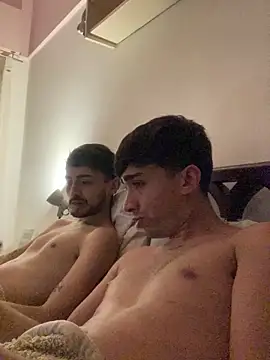 Snapshot of Lucasss2204 chatting on 03/22/26, 05:21 Lucasss2204 online show from 03/22/26, 05:21