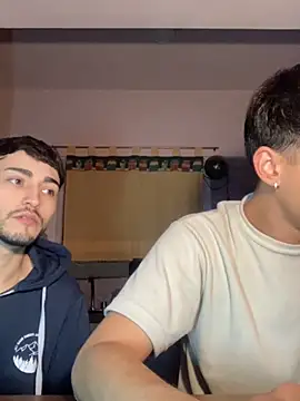 Snapshot of Lucasss2204 chatting on 03/23/26, 05:18 Lucasss2204 online show from 03/23/26, 05:18