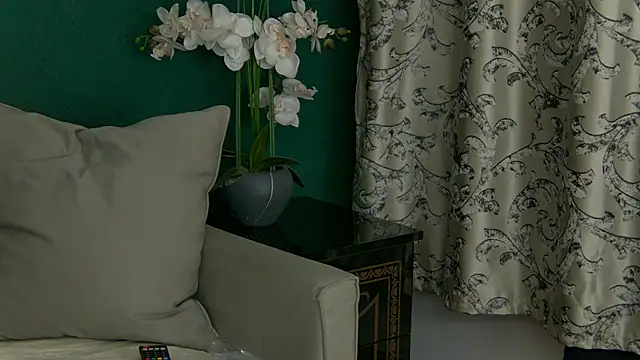SkinnyNatty online show from 05/02/26, 03:56