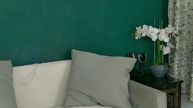 SkinnyNatty online show from 06/04/26, 03:44
