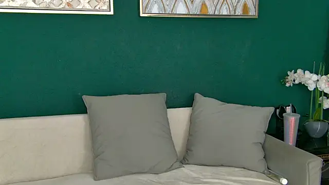 SkinnyNatty online show from 06/25/26, 03:48