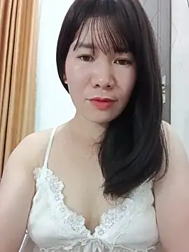 Snapshot of Bondgirl_9 chatting on 07/04/26, 04:11 Bondgirl 9 online show from 07/04/26, 04:11
