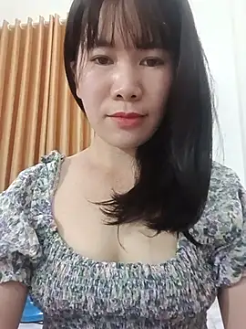 Snapshot of Bondgirl_9 chatting on 06/30/26, 11:32 Bondgirl 9 online show from 06/30/26, 11:32
