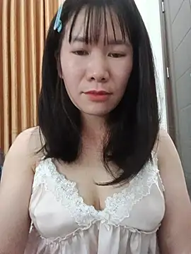 Snapshot of Bondgirl_9 chatting on 07/15/26, 08:16 Bondgirl 9 online show from 07/15/26, 08:16