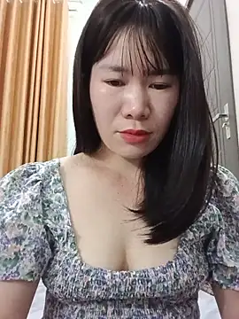 Snapshot of Bondgirl_9 chatting on 06/19/26, 06:58 Bondgirl 9 online show from 06/19/26, 06:58