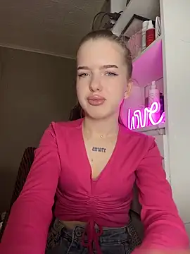 Snapshot of KayShaw chatting on 03/04/26, 06:10 KayShaw online show from 03/04/26, 06:10