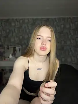 KayShaw online show from 04/15/26, 03:34