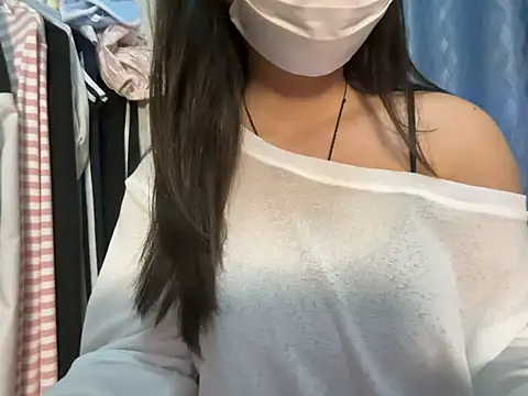 Snapshot of Titi-005 chatting on 04/11/26, 09:35 Titi-005 online show from 04/11/26, 09:35