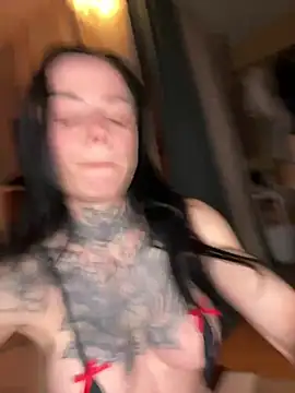 SkinnyLilly online show from 04/02/26, 07:31