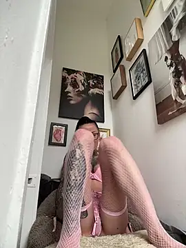 SkinnyLilly online show from 06/12/26, 11:52