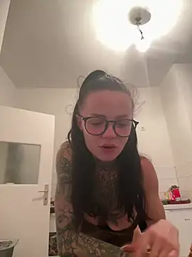 SkinnyLilly online show from 07/27/26, 07:32