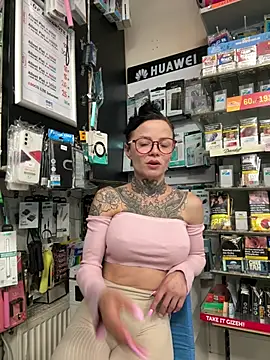 SkinnyLilly online show from 07/01/26, 07:03