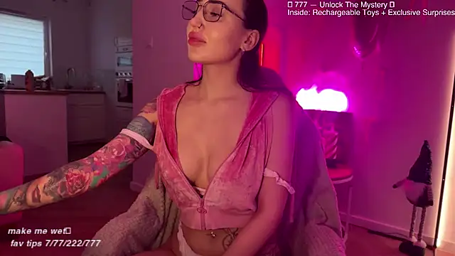 Snapshot of Lilith_Lure chatting on 03/11/26, 05:12 Lilith Lure online show from 03/11/26, 05:12