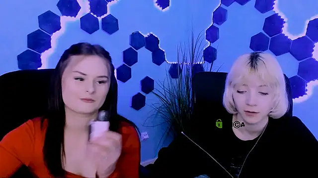 miss courtney  online show from 04/07/26, 10:28