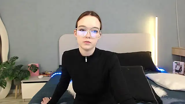 SunyLily online show from 04/19/26, 06:03
