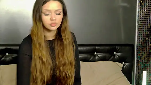 MelanieSutton online show from 04/13/26, 03:21