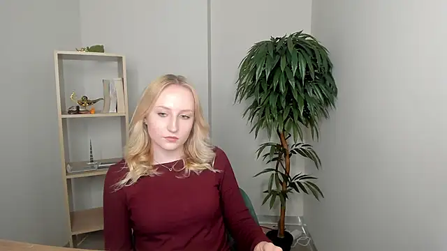 CatarinaGulla online show from 03/04/26, 09:17