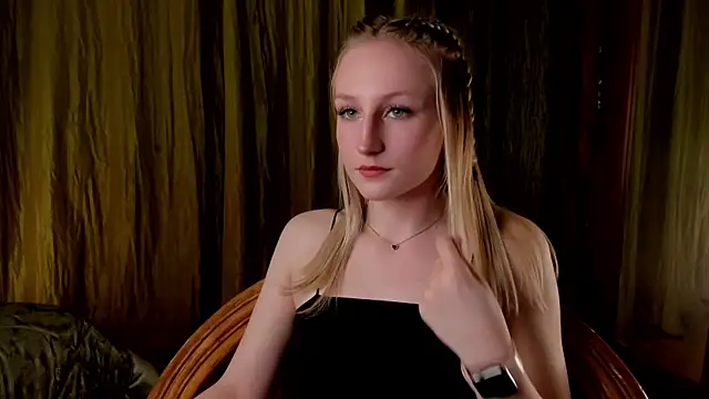 CatarinaGulla online show from 04/08/26, 02:29