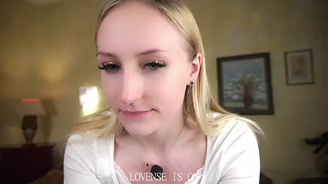 Snapshot of CatarinaGulla chatting on 05/27/26, 02:24 CatarinaGulla online show from 05/27/26, 02:24