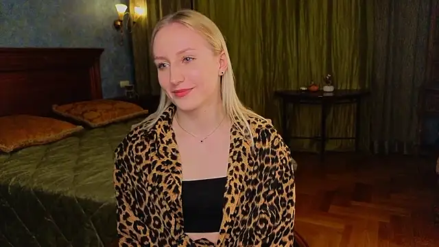 CatarinaGulla online show from 03/09/26, 03:04