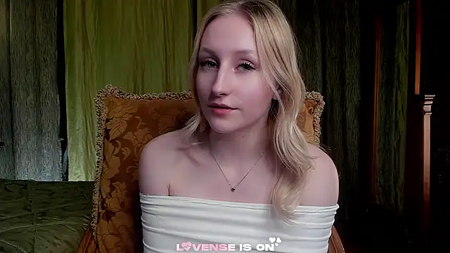 CatarinaGulla online show from 04/18/26, 03:14