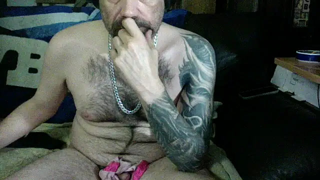 Snapshot of KinkyTOMan chatting on 06/01/26, 06:13 KinkyTOMan online show from 06/01/26, 06:13