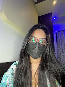 Snapshot of nikki_catz chatting on 05/19/26, 03:52 nikki catz online show from 05/19/26, 03:52