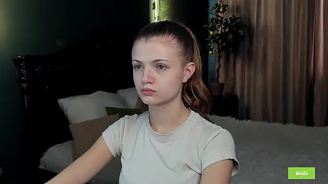 Snapshot of Enji_Rey chatting on 06/18/26, 08:57 Enji Rey online show from 06/18/26, 08:57