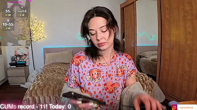 CamomileLil online show from 04/17/26, 08:28