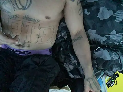 Snapshot of Donkie909 chatting on 04/02/26, 01:46 Donkie909 online show from 04/02/26, 01:46