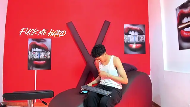 SKYN MAN online show from 04/10/26, 01:34