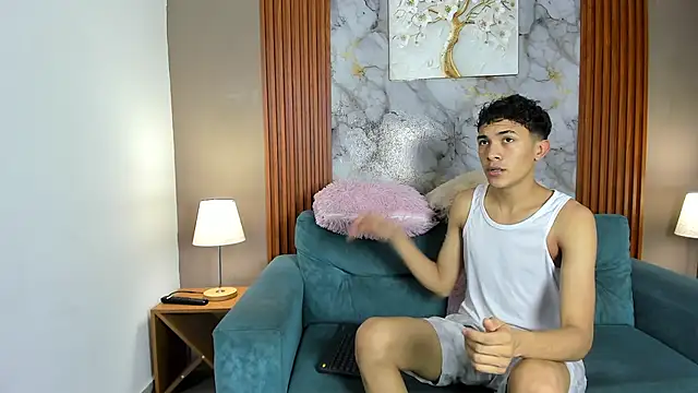 SKYN MAN online show from 04/04/26, 03:02