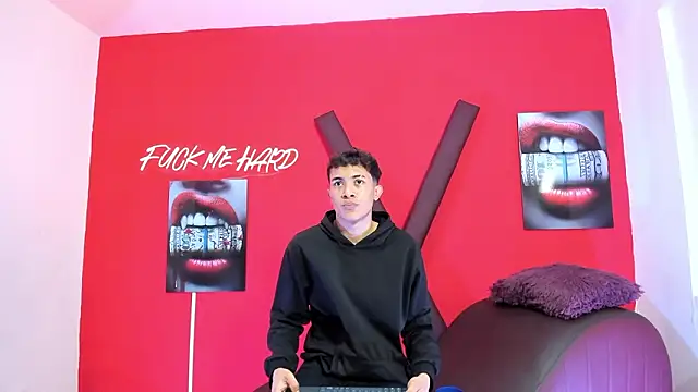 SKYN MAN online show from 03/18/26, 01:31