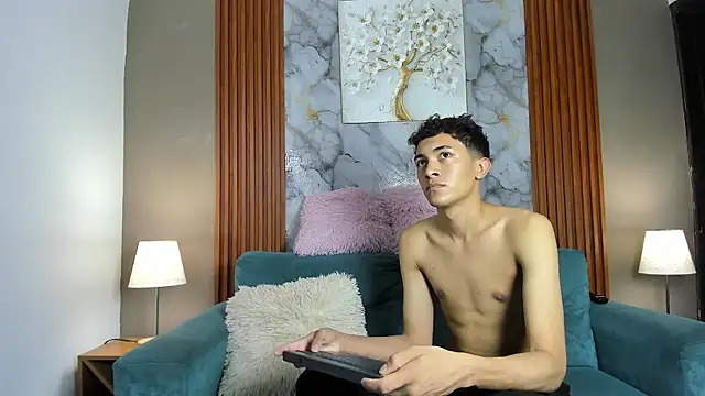 SKYN MAN online show from 04/05/26, 01:23