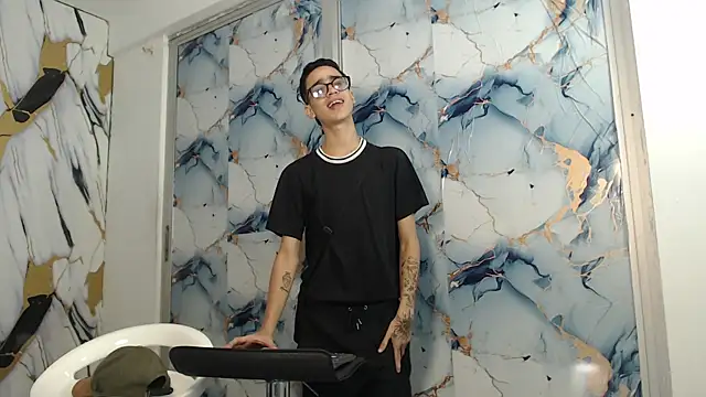 SKYN MAN online show from 04/19/26, 07:31