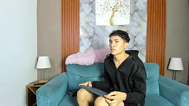 SKYN MAN online show from 04/11/26, 01:24