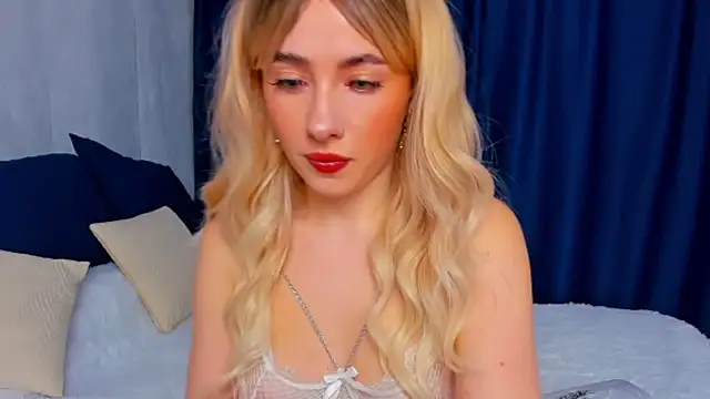 Aria Montclair online show from 04/19/26, 05:08