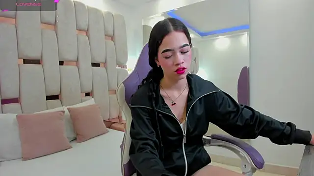 georgina kloss  online show from 04/08/26, 04:30