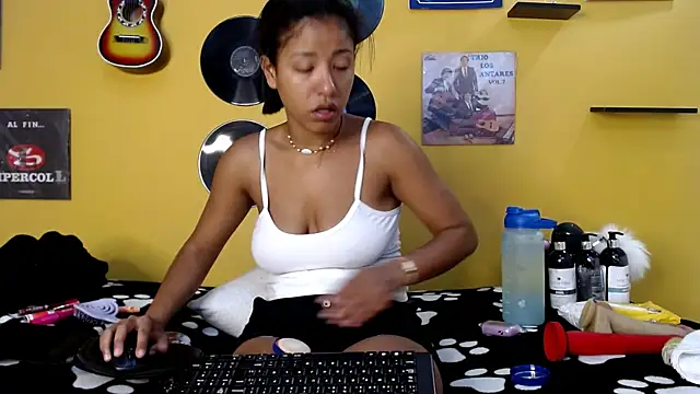 lilithevil32 online show from 04/09/26, 01:51