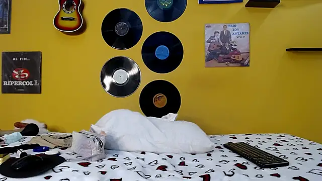 lilithevil32 online show from 03/19/26, 03:06