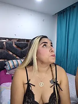 DulceAndChef online show from 04/22/26, 05:25