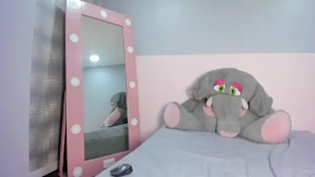 Sol Radiant online show from 03/18/26, 12:41