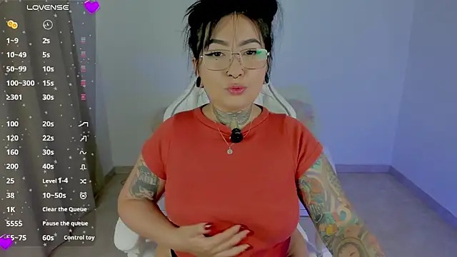 heeyy kitty online show from 04/22/26, 08:04
